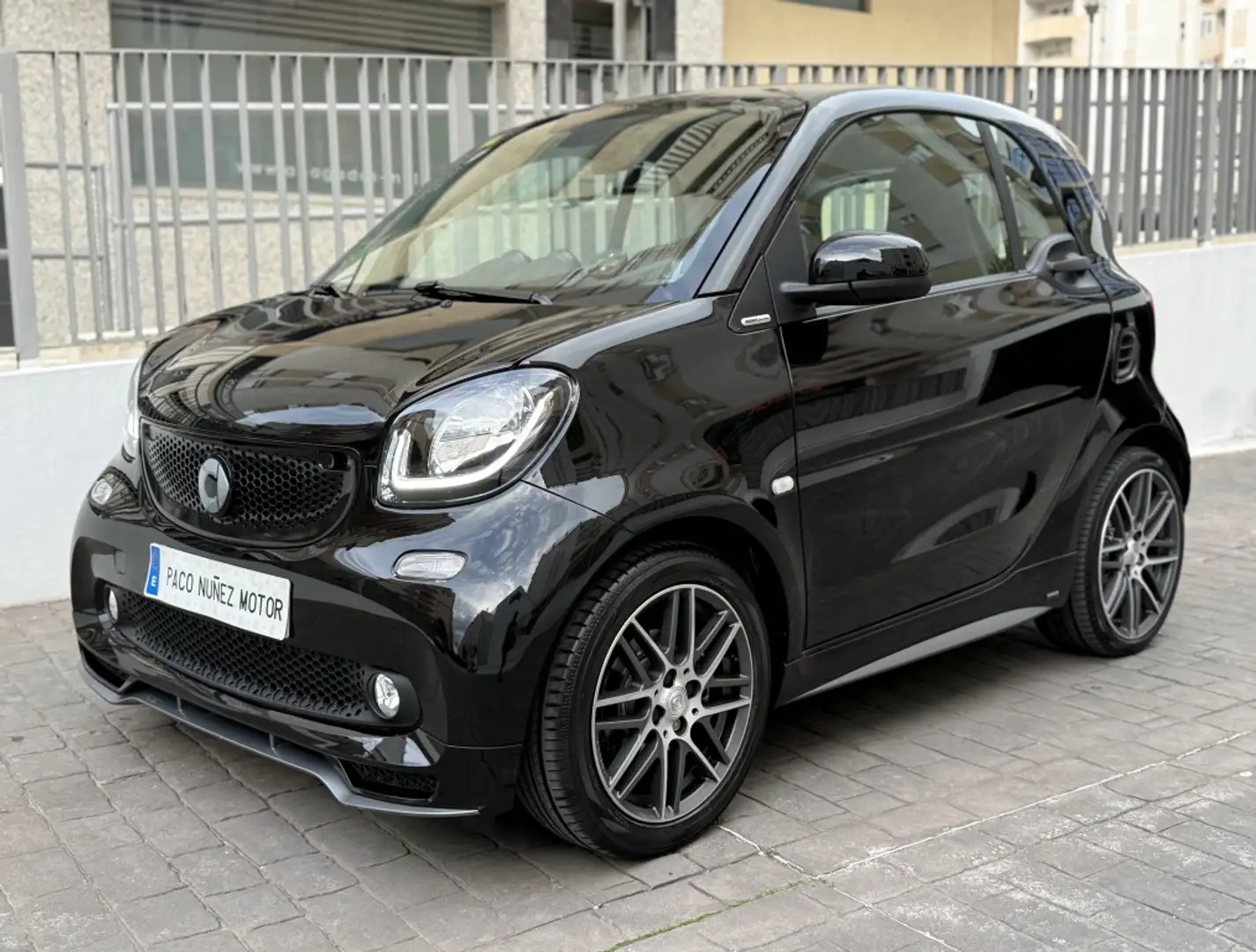smart forTwo Coupé 80 Brabus Aut. Schwarz - 1