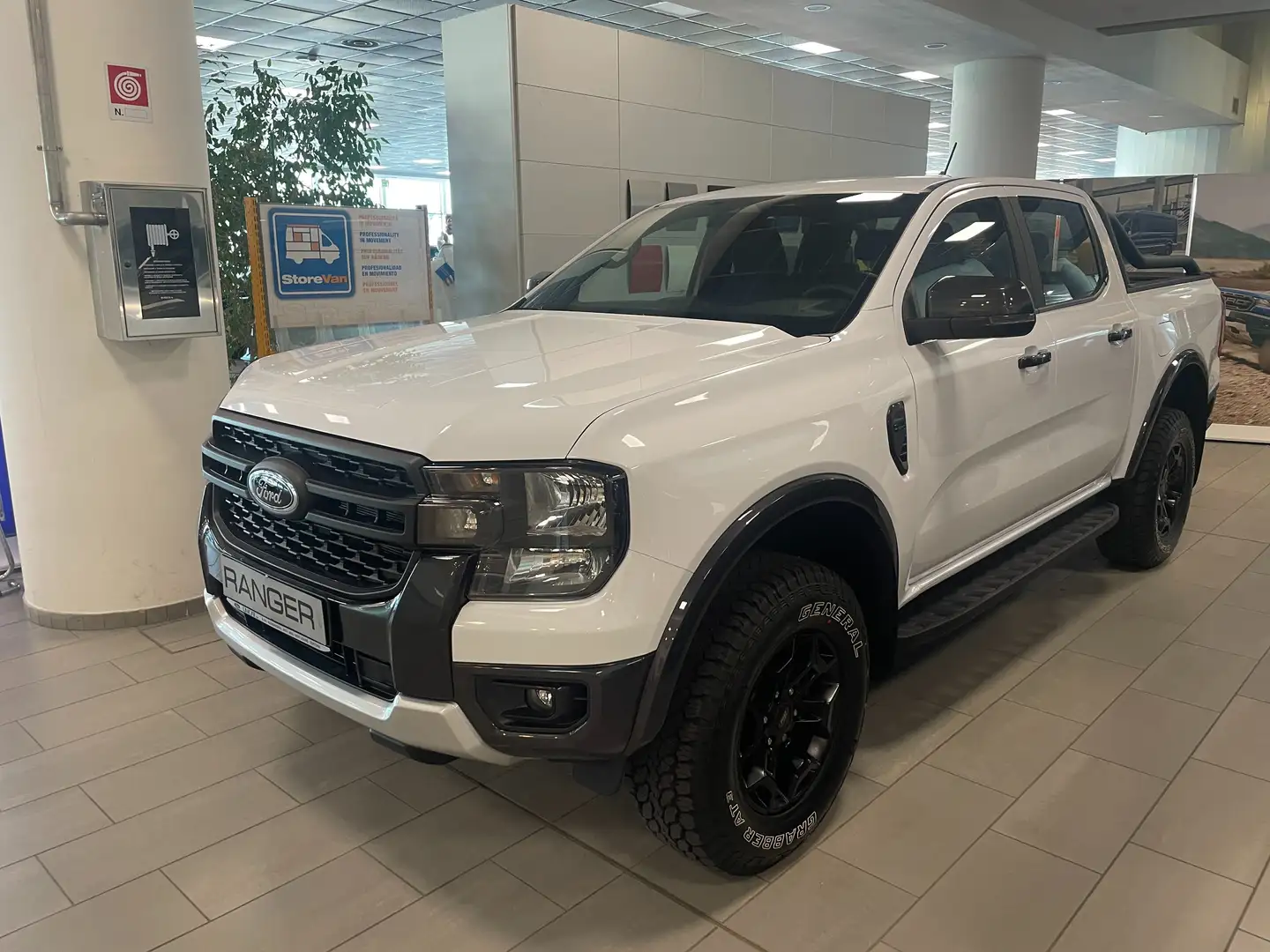 Ford Ranger TREMOR 2.0TD BI-TURBO 205CV A10 D. CAB. Bianco - 1