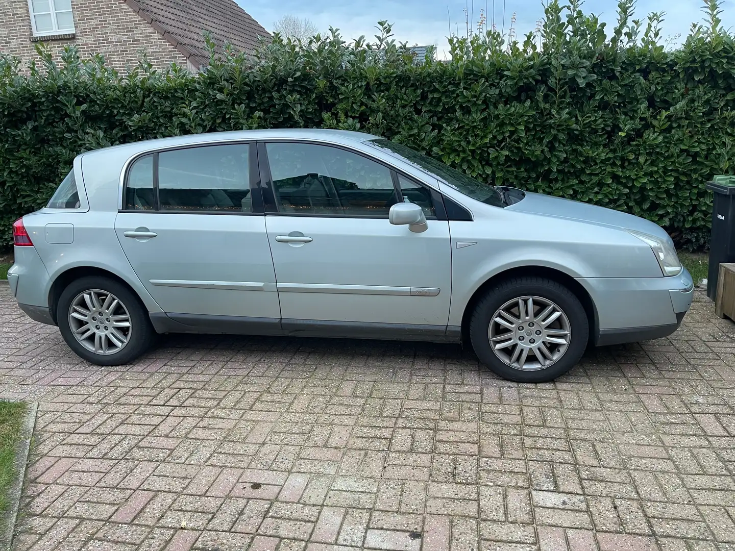 Renault Vel Satis Silber - 1