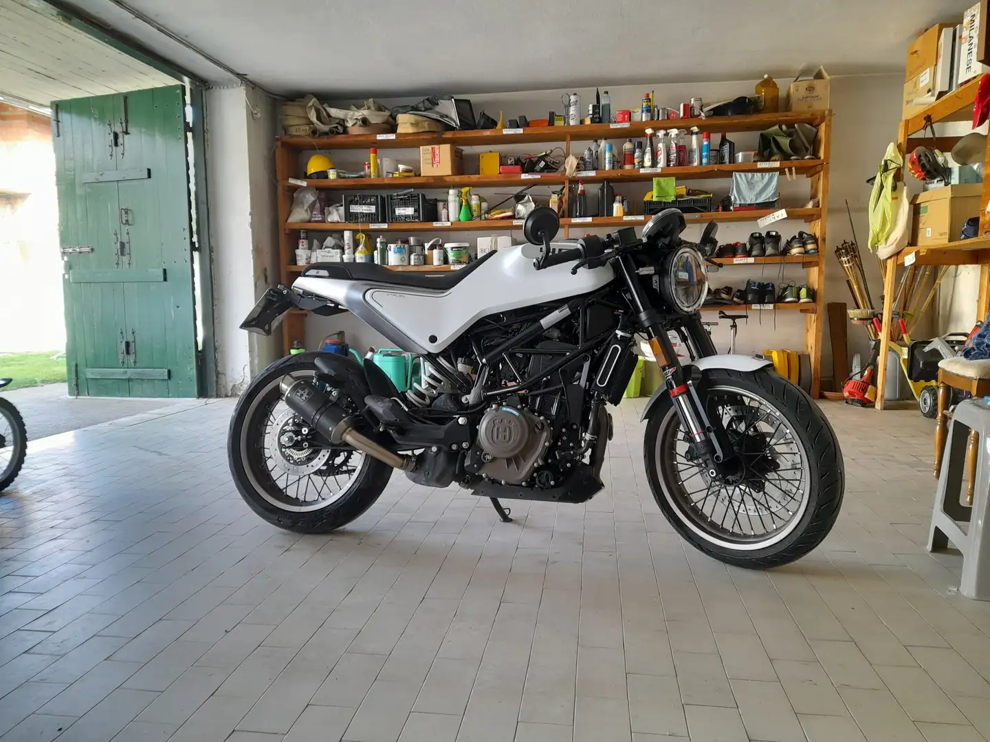 Husqvarna Vitpilen 401 Bílá - 1