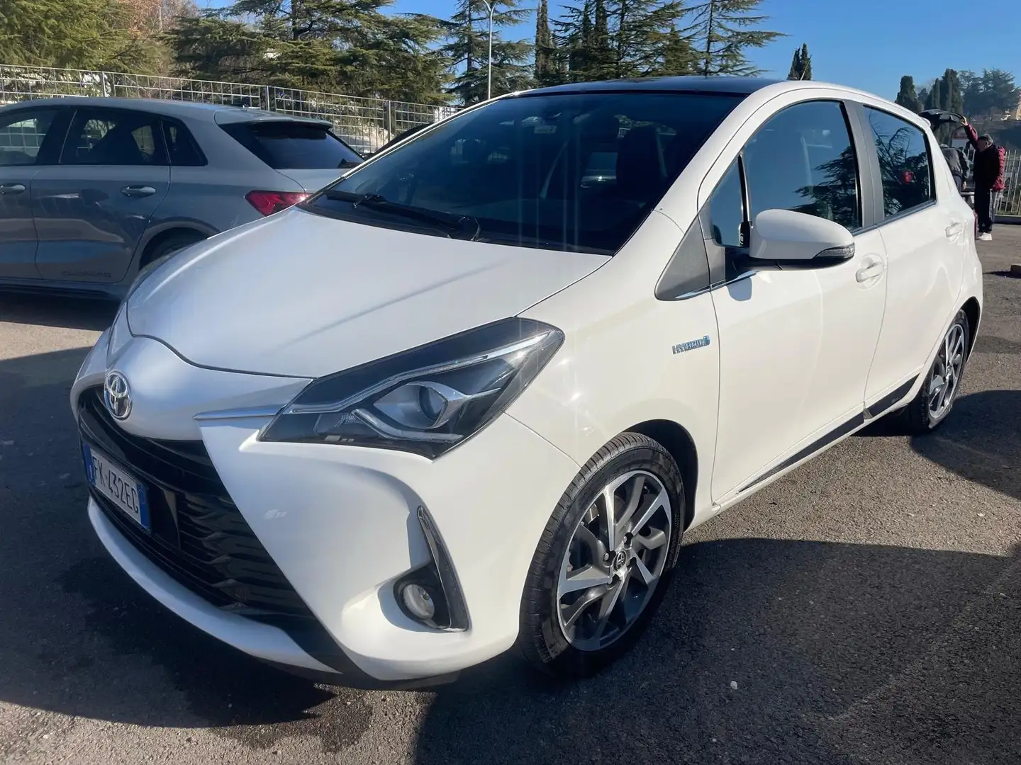 Toyota Yaris Yaris 5p 1.5h Lounge Pari al Nuovo!!!! Blanc - 1