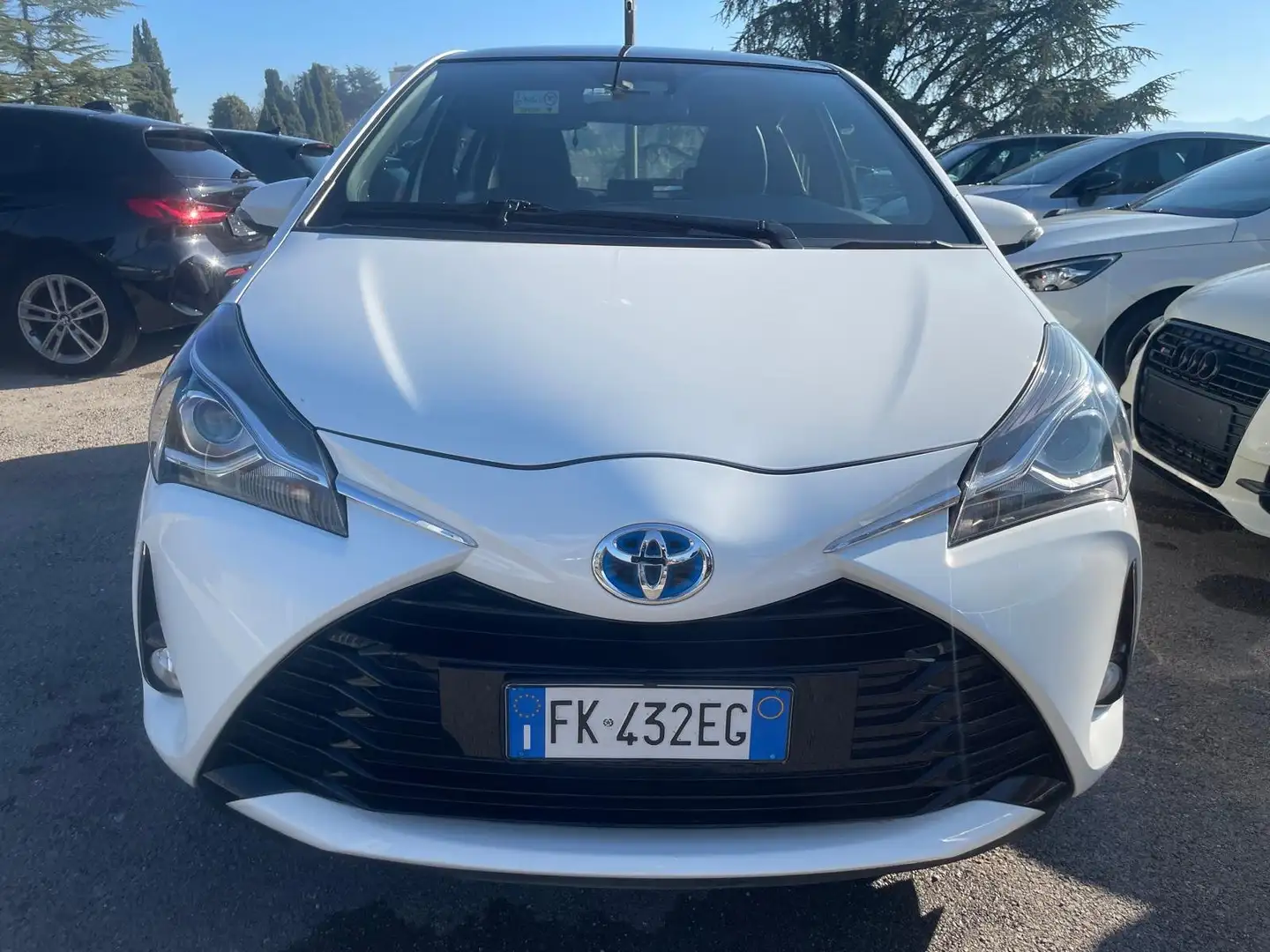 Toyota Yaris Yaris 5p 1.5h Lounge Pari al Nuovo!!!! Blanc - 2