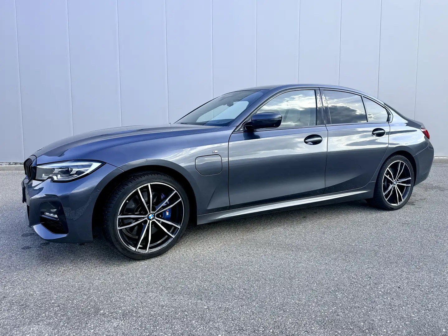 BMW 330 BMW 330e PHEV Limousine M Sport (G20) – 1. Hand – Topzustand – Vollausstattung Grau - 2