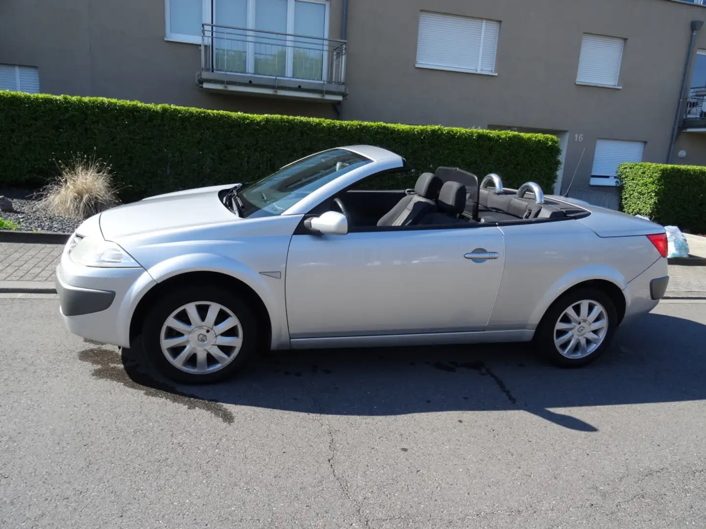 Renault Megane Cabriolet 1.6 Gris - 1