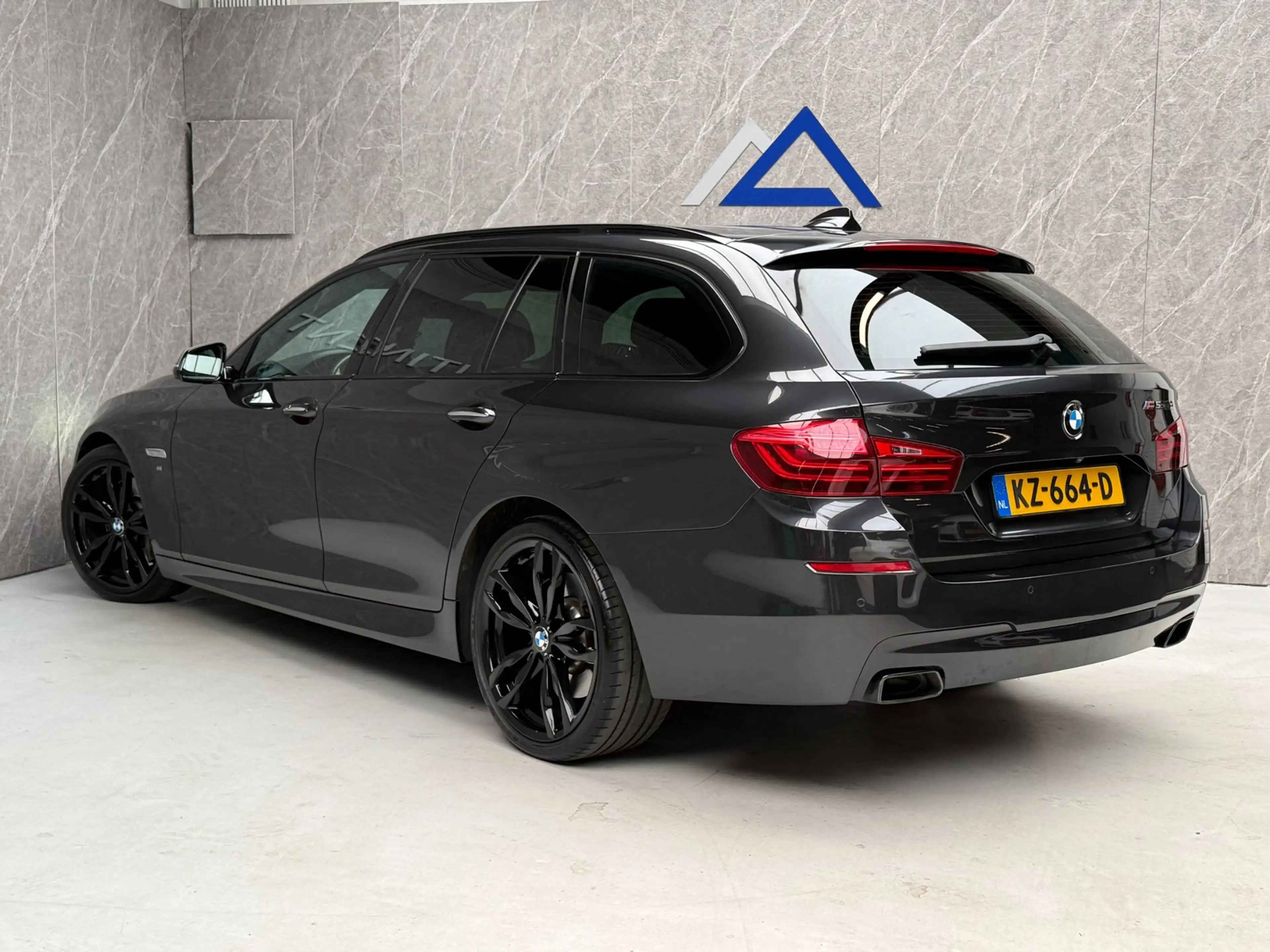 BMW M550 5-serie Touring M550xd 381 PK / Full Option / Goed — photo 2