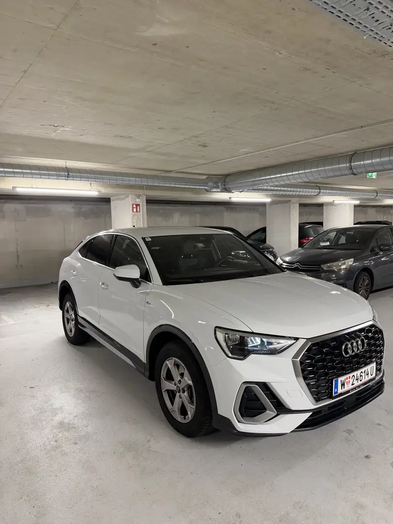 Audi Q3 Sportback 45 TFSI e S-tronic S-line Weiß - 1