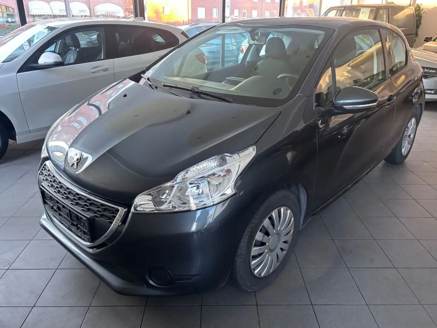 Peugeot 208 Active ~MultiLenkrad~Bluetooth~Klima~ Grau - 2