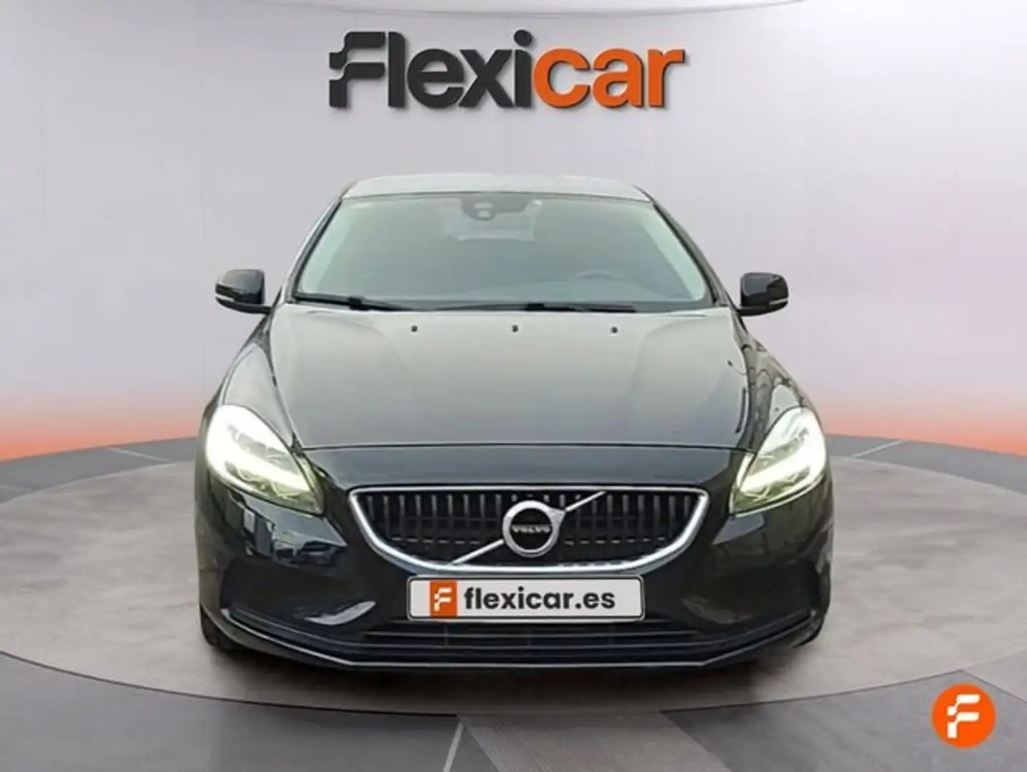 Volvo V40 D2 Momentum 120 Noir - 2