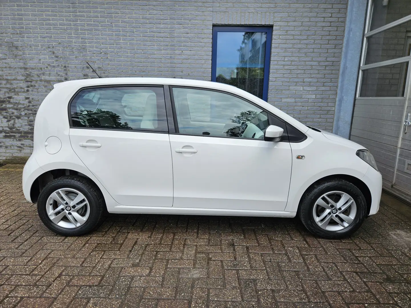 SEAT Mii 1.0 Style Chic Inclusief Afleveringskosten White - 2