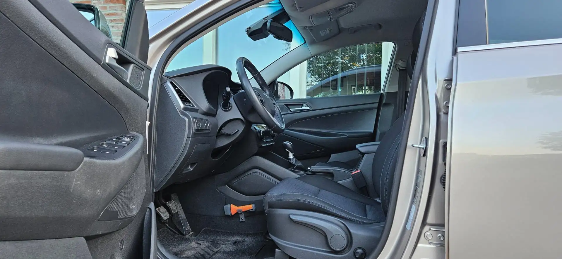 Hyundai TUCSON 1.6 GDi Comfort Trekhaak! Camera! Airco/Clima! Cru Wit - 2