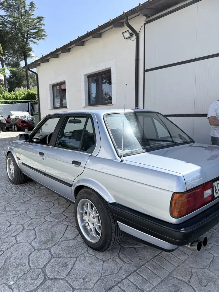BMW 316i 4p, foto 2