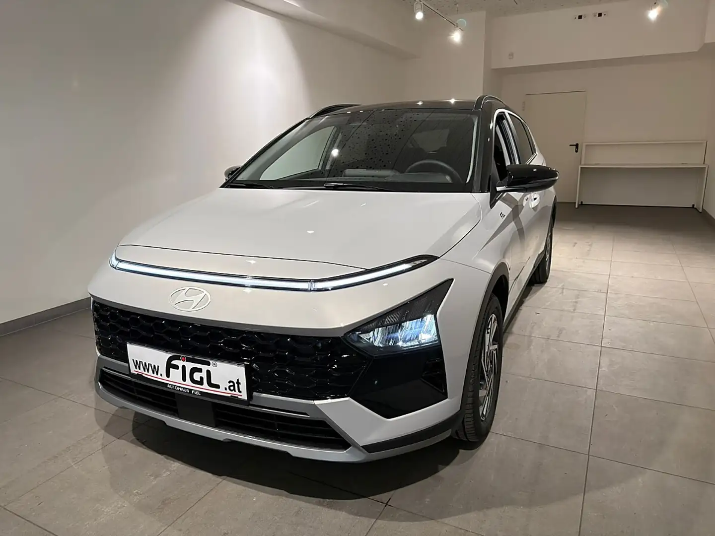 Hyundai BAYON Bayon 1,0 T-GDI GO! Plus Grau - 1