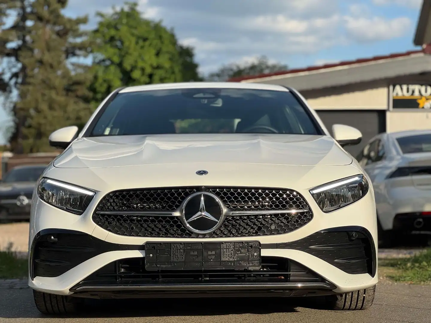 Mercedes-Benz A 200 AMG Line Advanced auto Bianco - 2