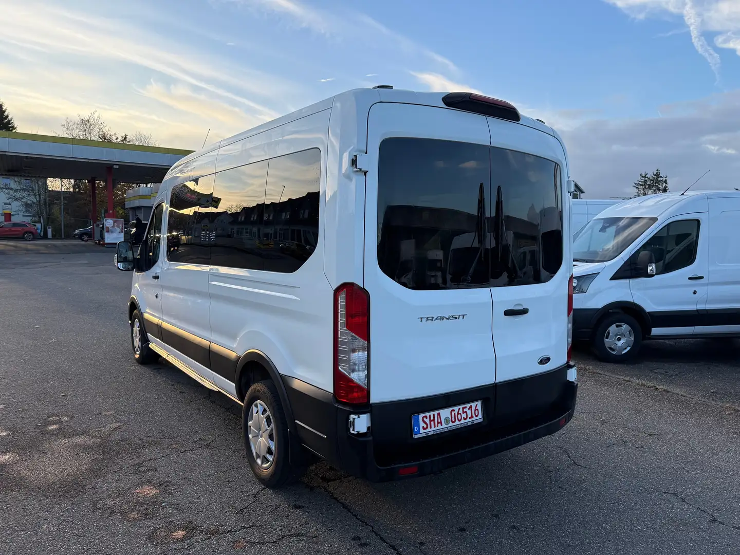 Ford Transit 330 L3, 1.Hand , 8 Sitzer , Klima , Einparkhilfe Weiß - 2