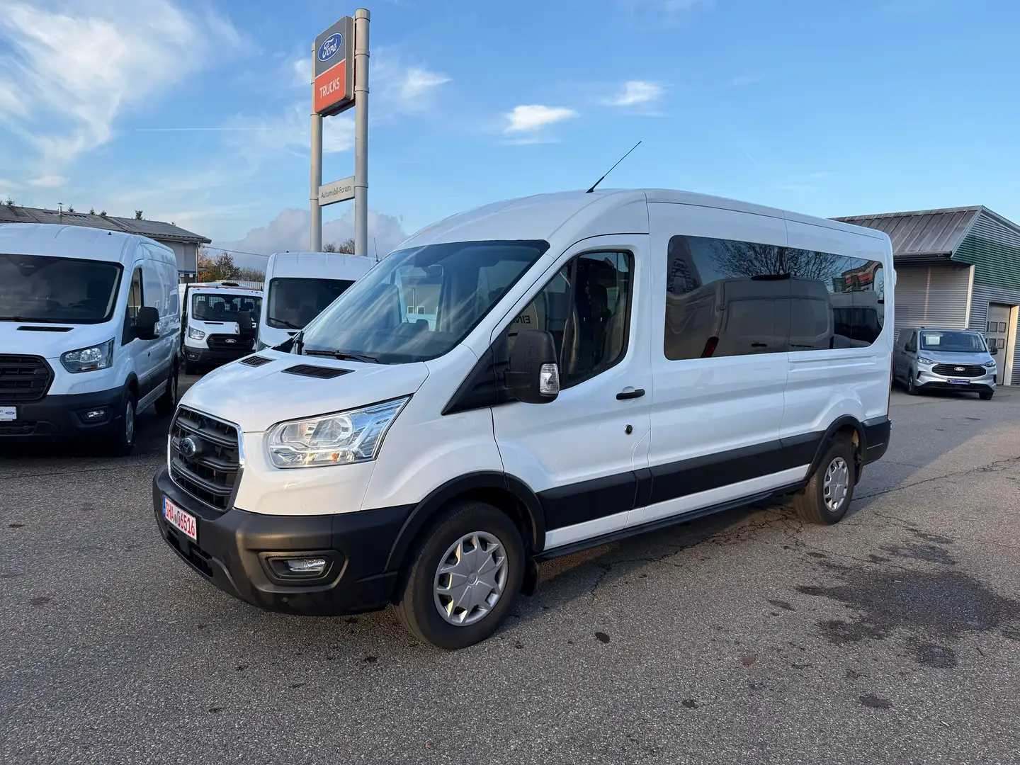 Ford Transit 330 L3, 1.Hand , 8 Sitzer , Klima , Einparkhilfe Weiß - 1