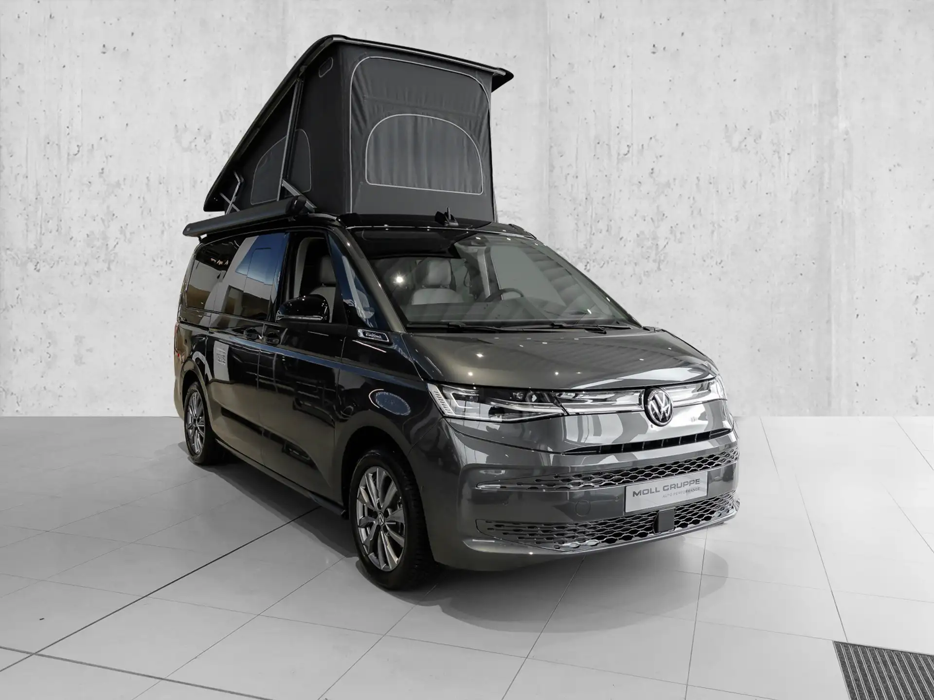 Volkswagen California 2.0 TDI 2025 건메탈 사진 2