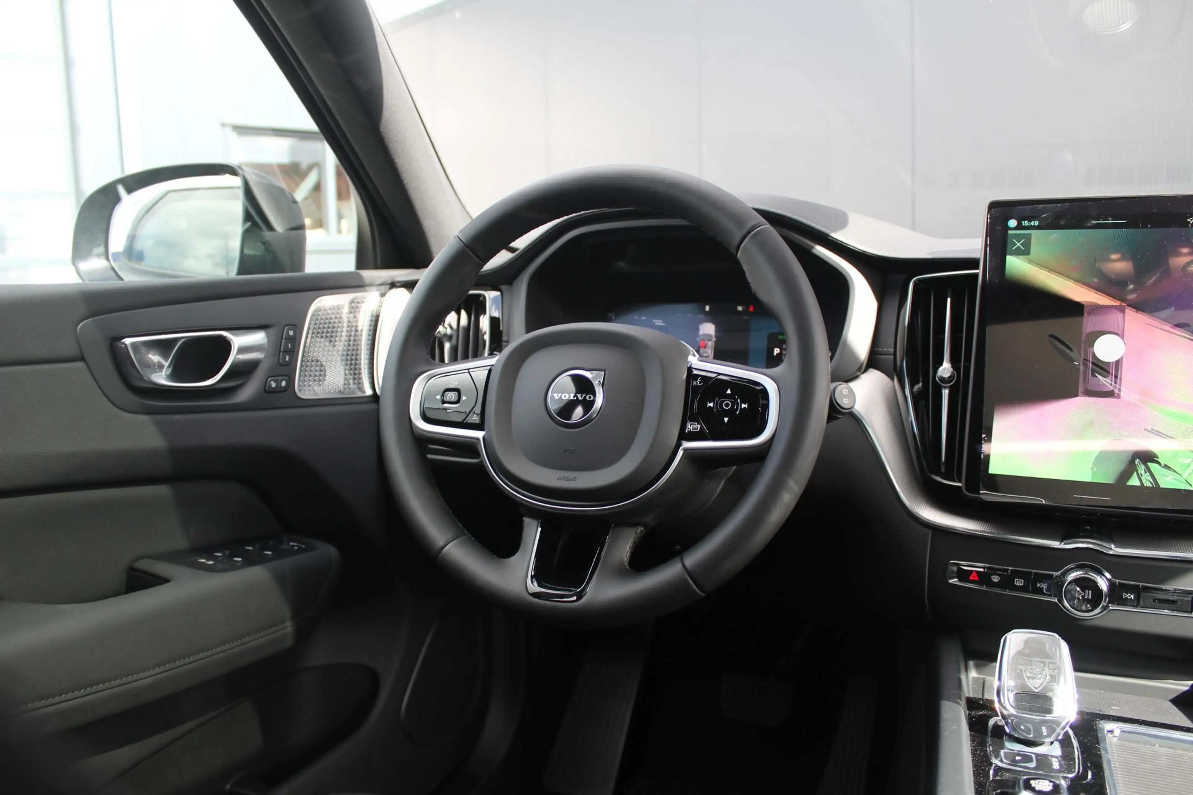 Volvo XC60 2.0 T6 Plug-in hybrid AWD Ultra Black Edition | 2 — photo 2