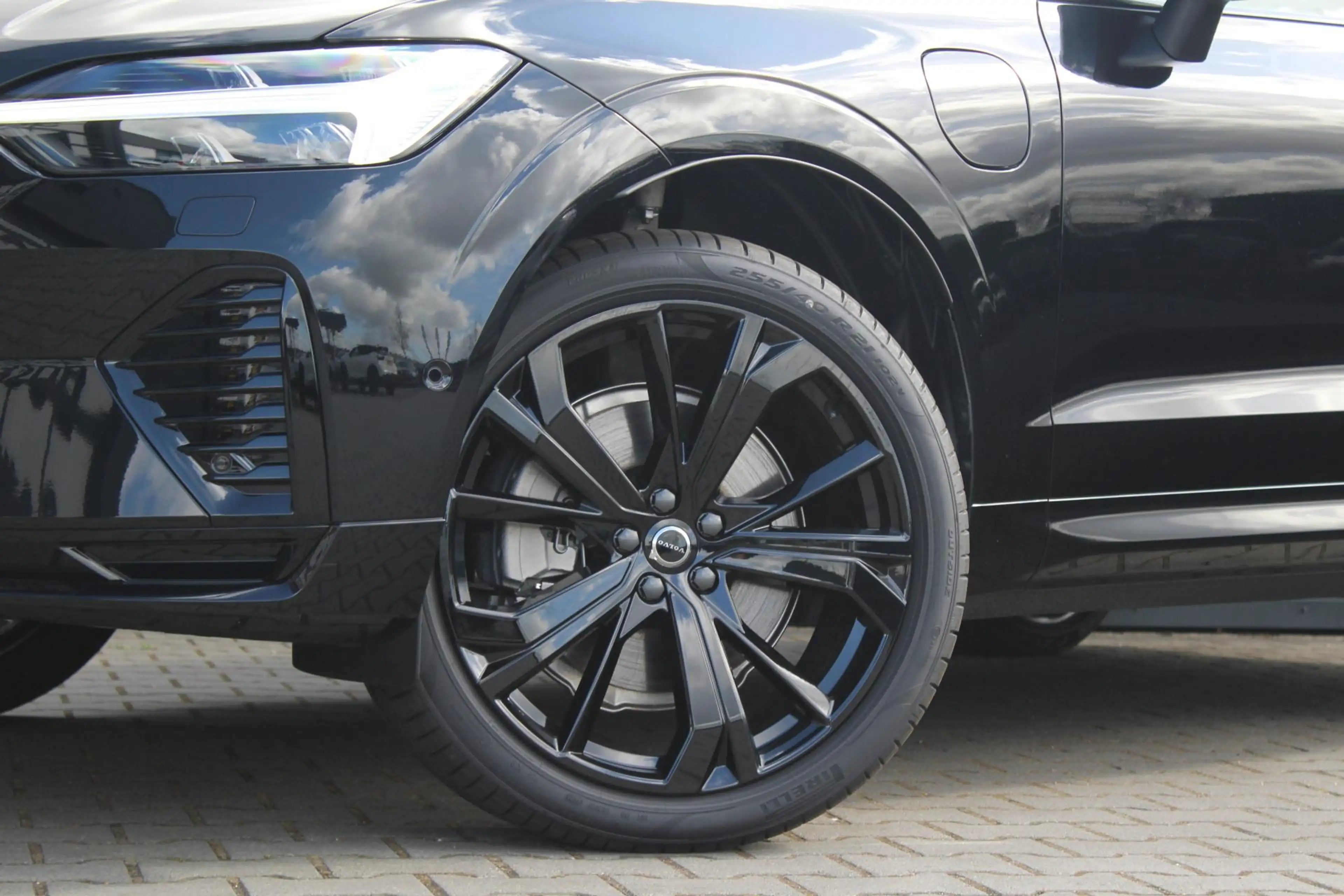 Volvo XC60 2.0 T6 Plug-in hybrid AWD Ultra Black Edition | 2 — photo 7