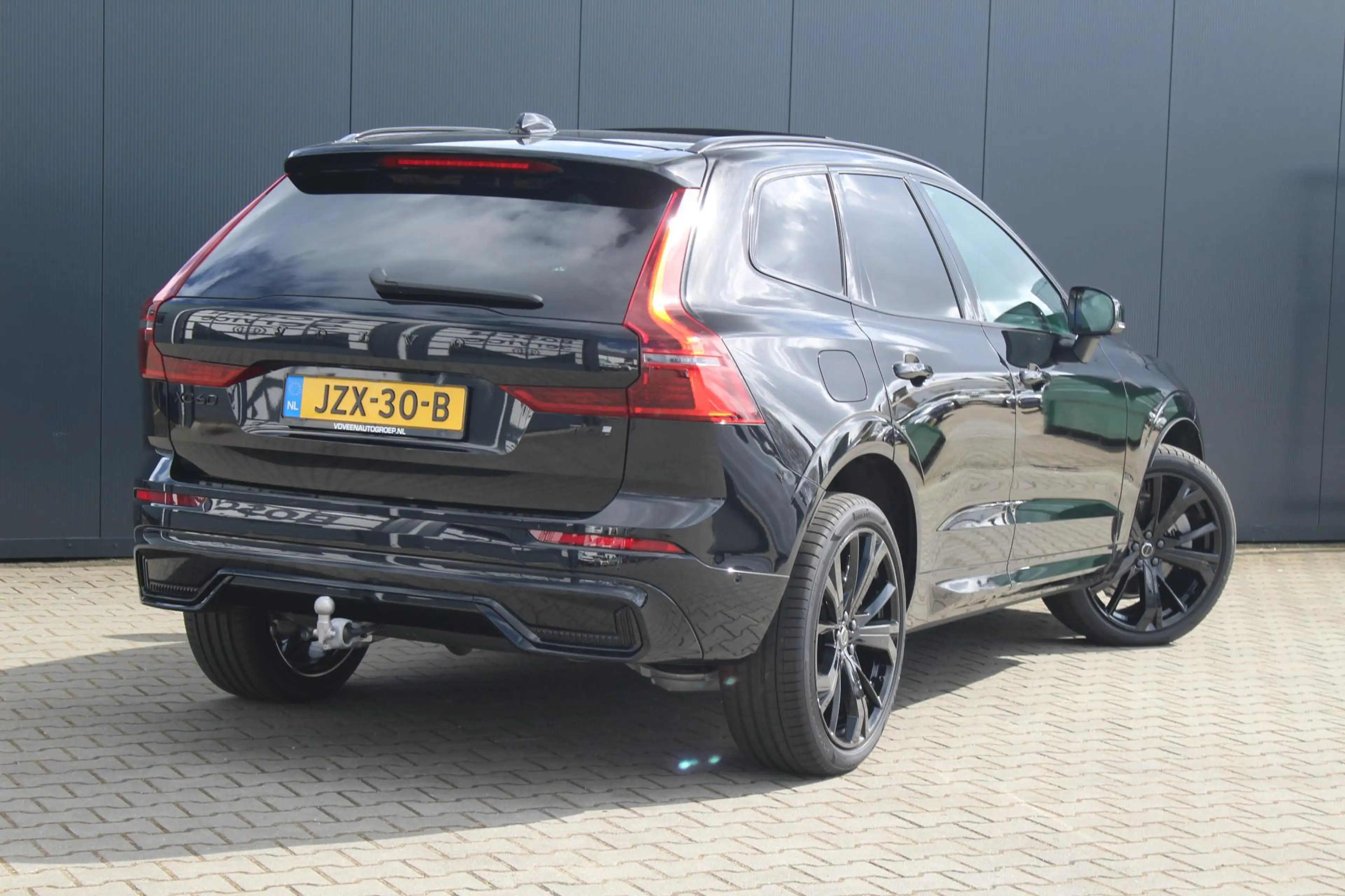 Volvo XC60 2.0 T6 Plug-in hybrid AWD Ultra Black Edition | 2 — photo 5