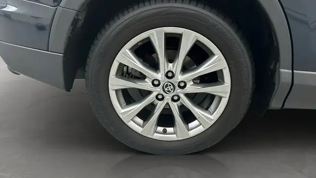 Toyota RAV4 view 5