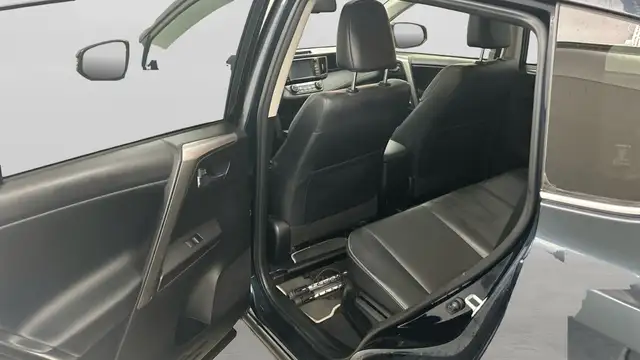 Toyota RAV4 view 14