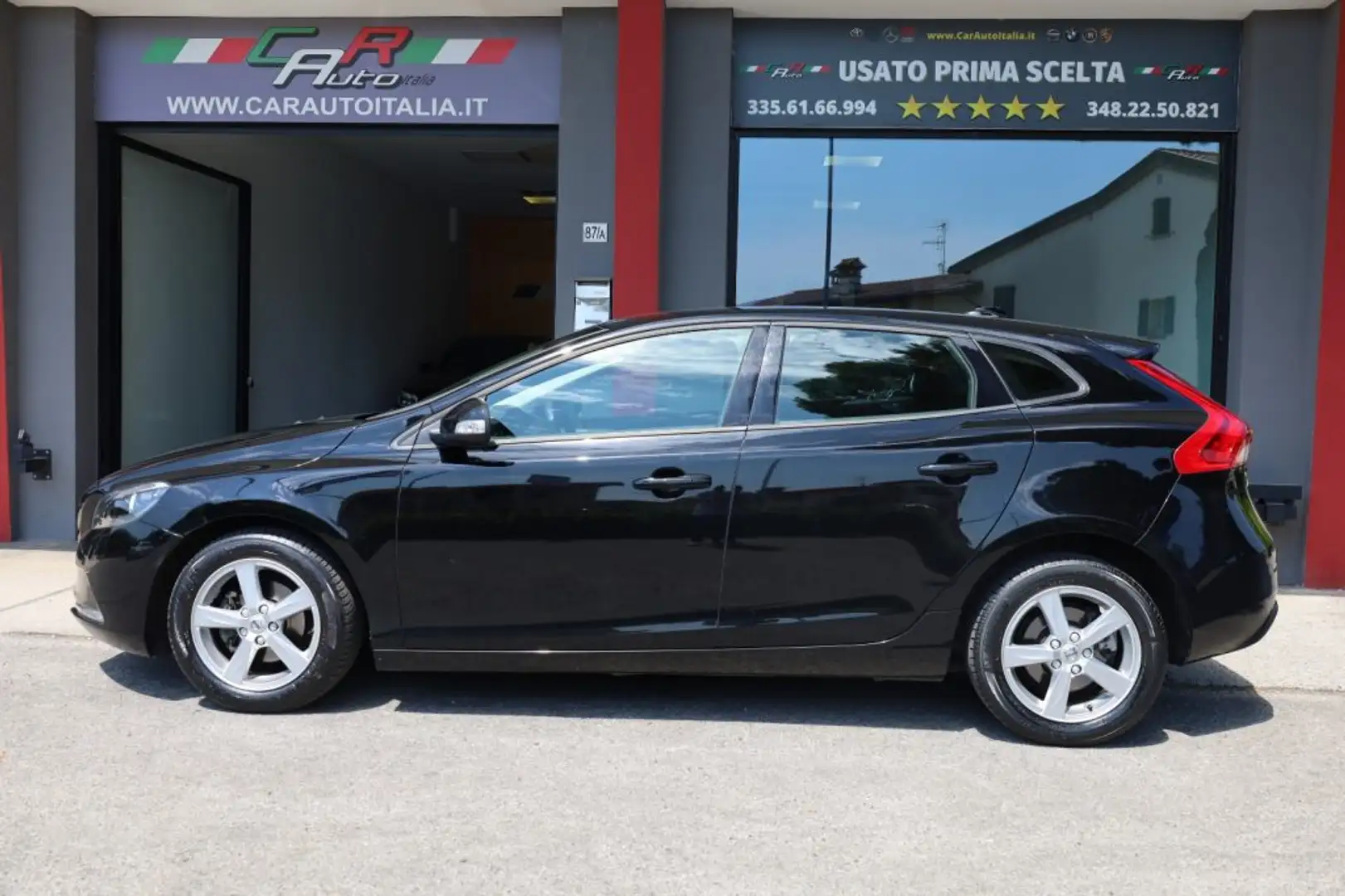Volvo V40 D2 2.0d UniPropietario Tagliandata per NEOPATENTAT Nero - 2