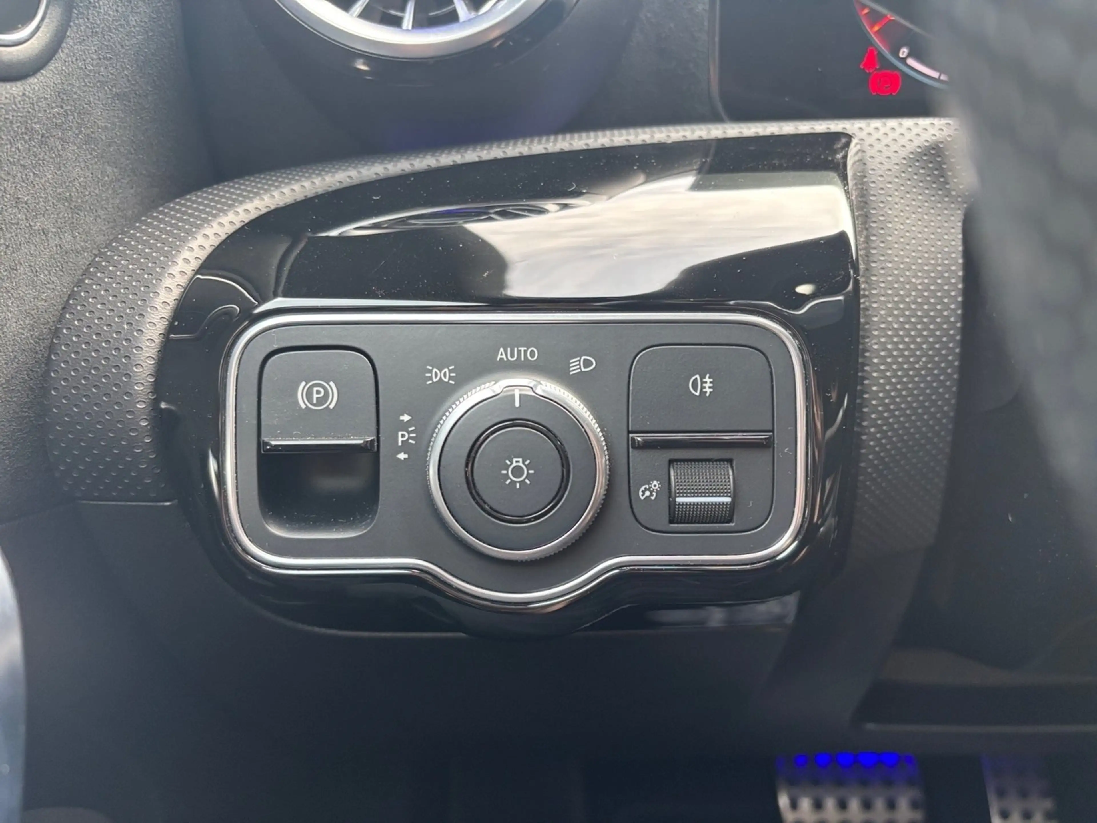 Mercedes-Benz CLA 200 200 — photo 8