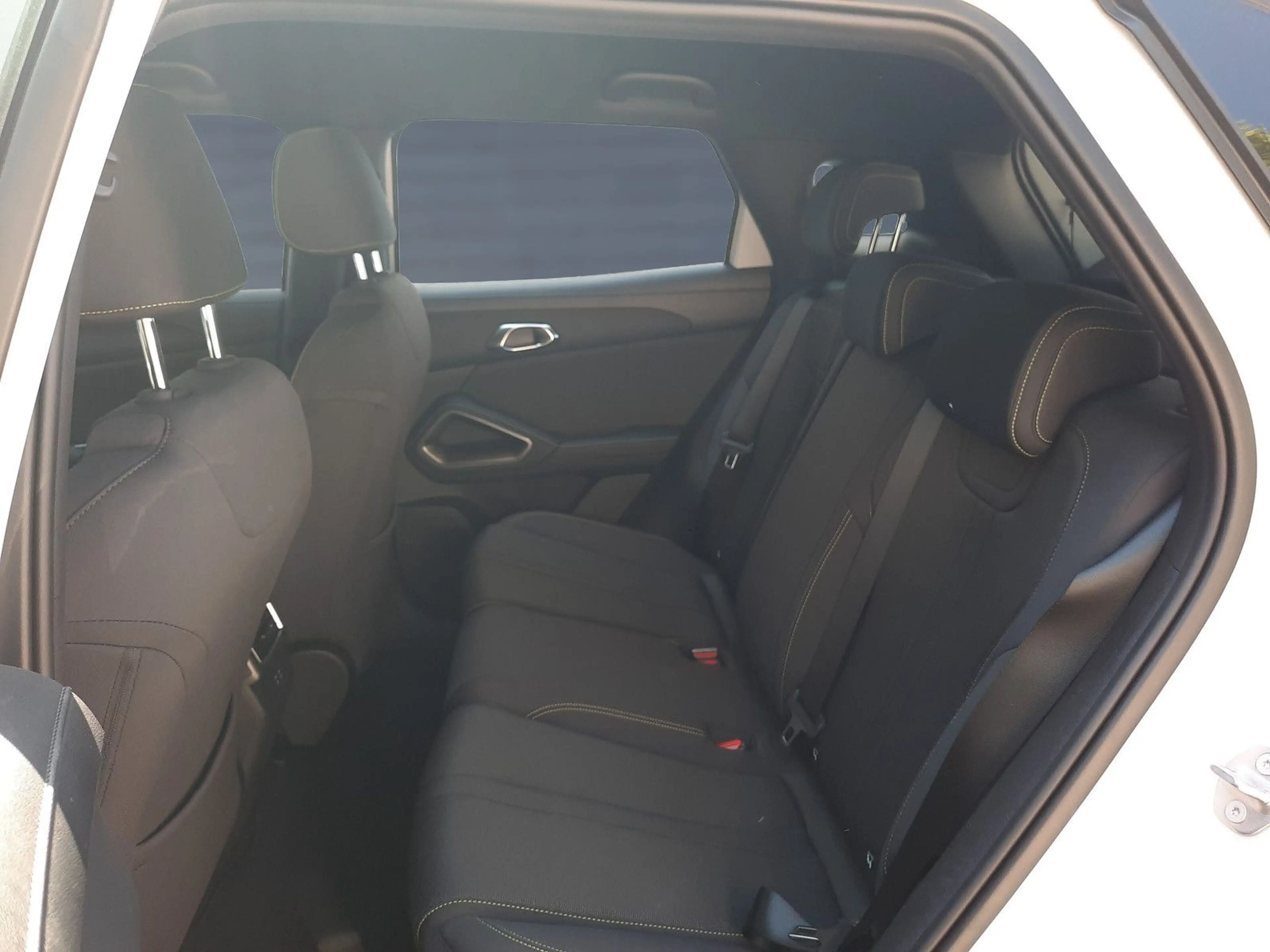 BYD Atto 2 DM-i Active Navi LED — photo 11