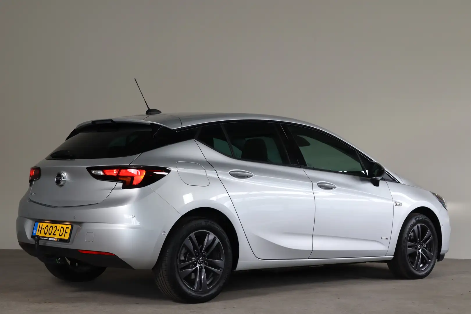 Opel Astra 1.2 Design & Tech NL-Auto!! Apple-Carplay I Nav I Grau - 2