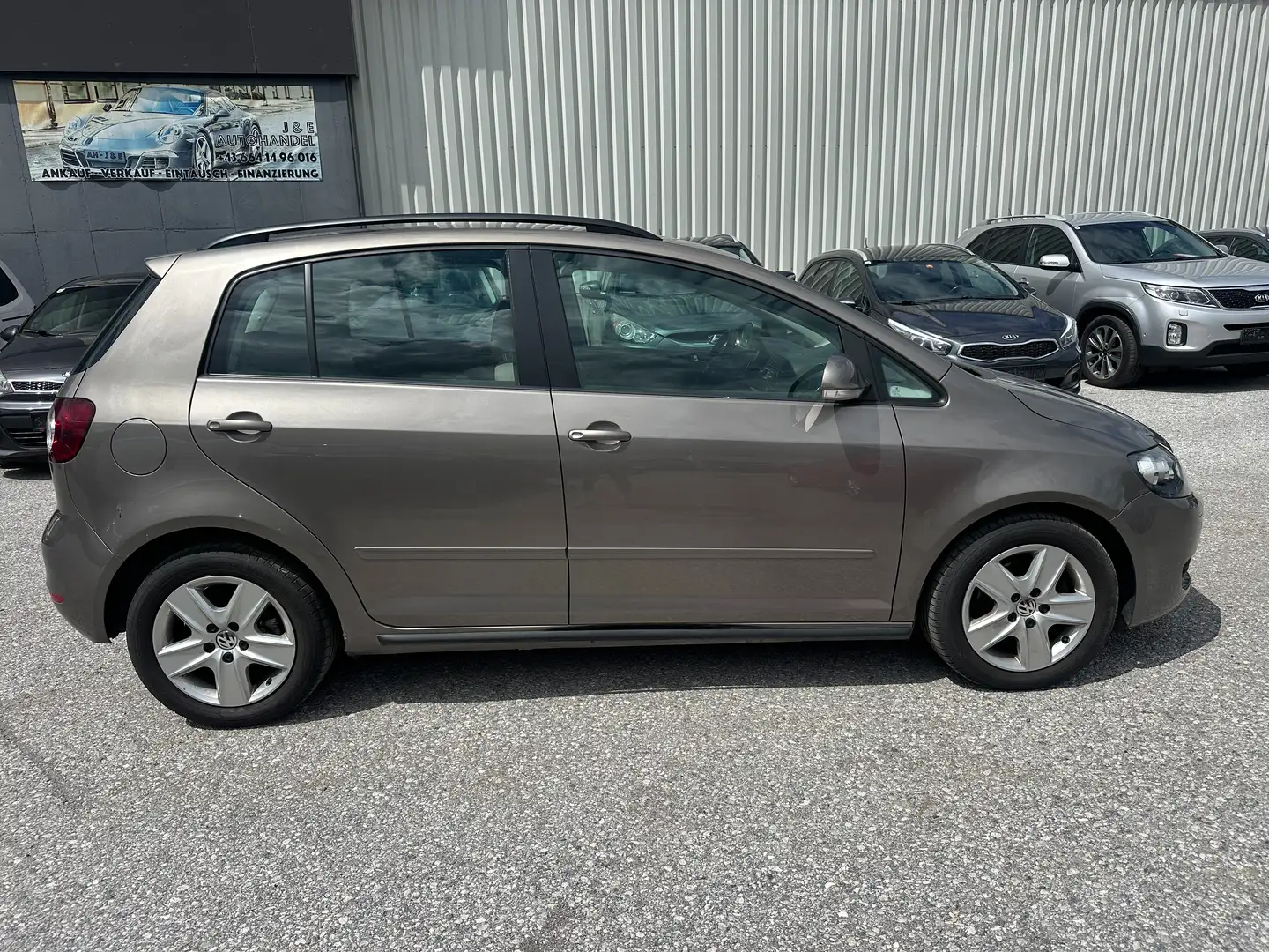 Volkswagen Golf Plus 1.6 TDI 105 PS Euro5 Braun - 2
