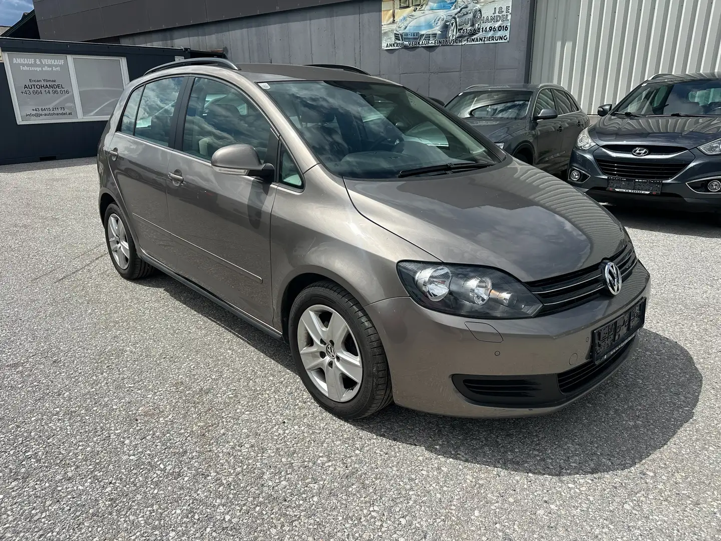 Volkswagen Golf Plus 1.6 TDI 105 PS Euro5 Braun - 1