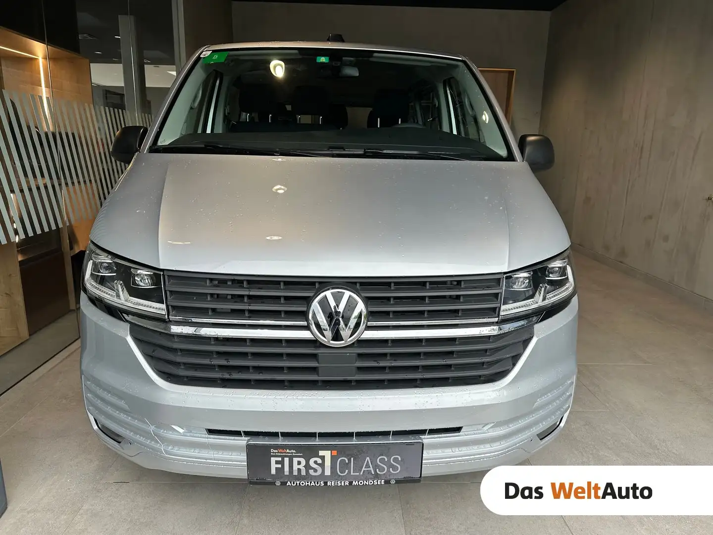 Volkswagen T6.1 Transporter Kombi LR TDI Argent - 1