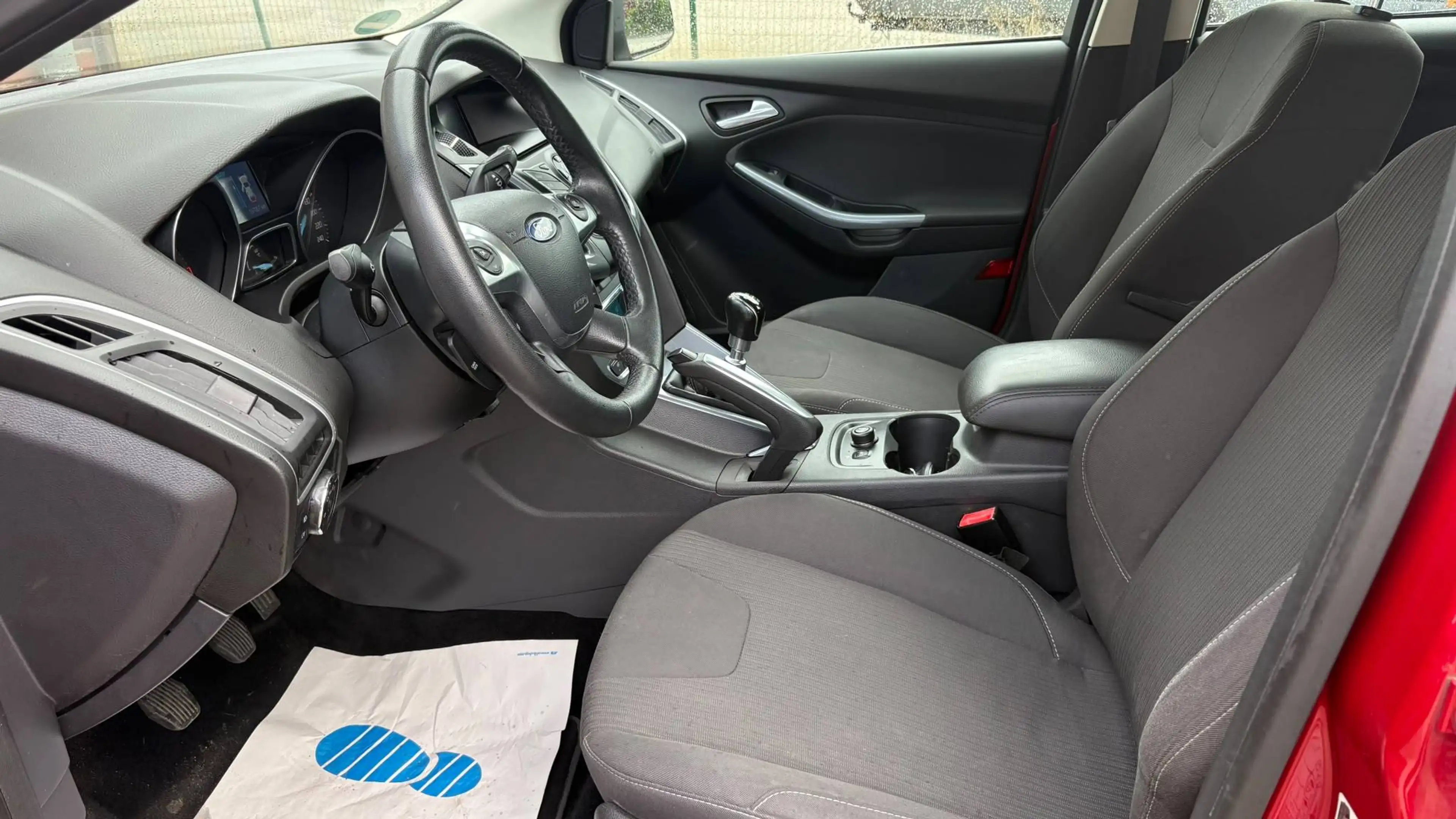 Ford Focus Titanium 1.6 TDCI 2.Hand Gepflegt 8x bereift TÜV/AU Neu Finanzierung/Inzahlungnahme mögl. — photo 11
