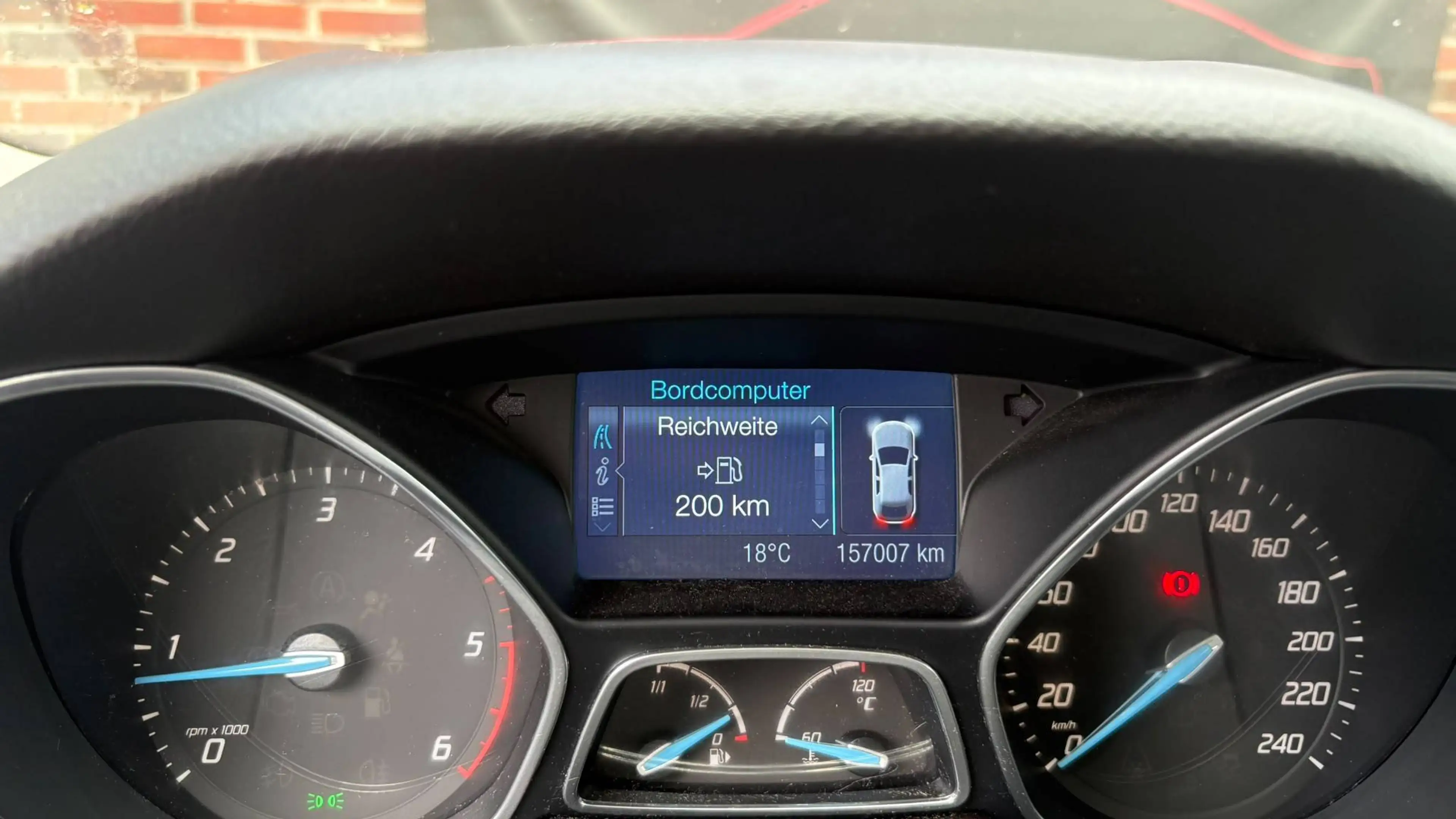 Ford Focus Titanium 1.6 TDCI 2.Hand Gepflegt 8x bereift TÜV/AU Neu Finanzierung/Inzahlungnahme mögl. — photo 4