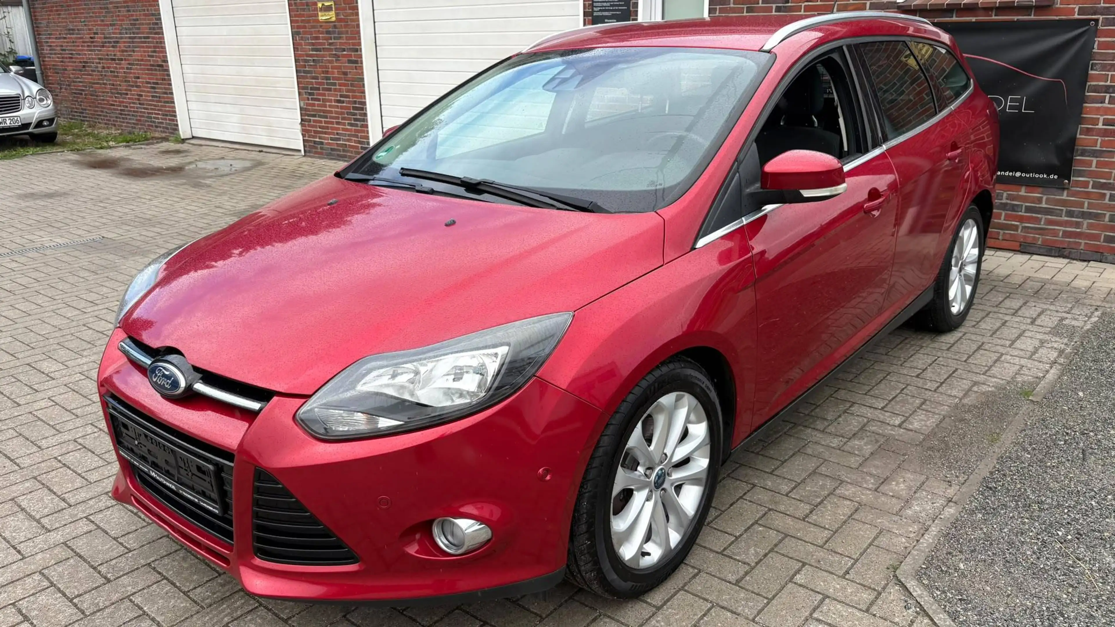 Ford Focus Titanium 1.6 TDCI 2.Hand Gepflegt 8x bereift TÜV/AU Neu Finanzierung/Inzahlungnahme mögl. — photo 2