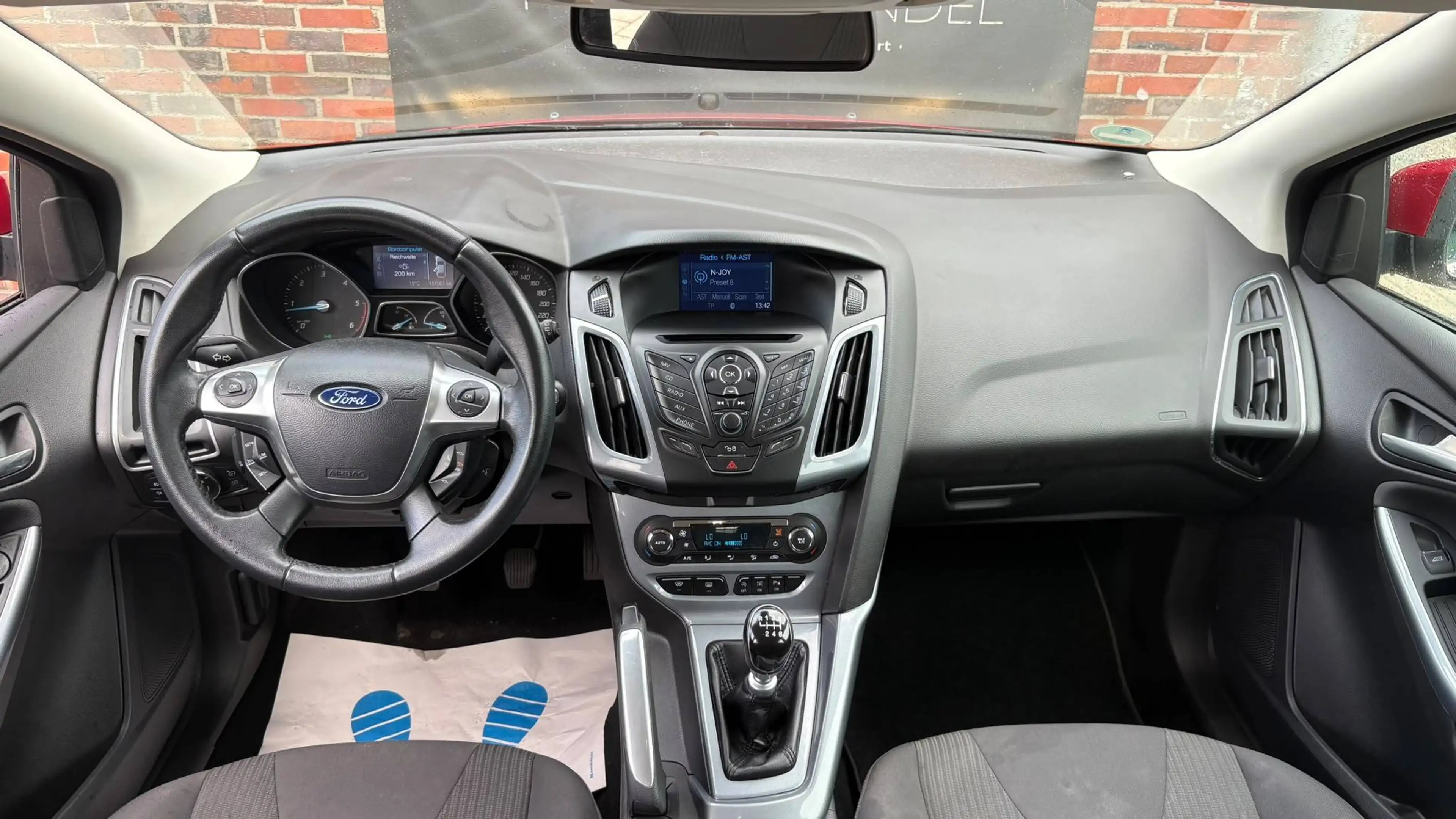 Ford Focus Titanium 1.6 TDCI 2.Hand Gepflegt 8x bereift TÜV/AU Neu Finanzierung/Inzahlungnahme mögl. — photo 12