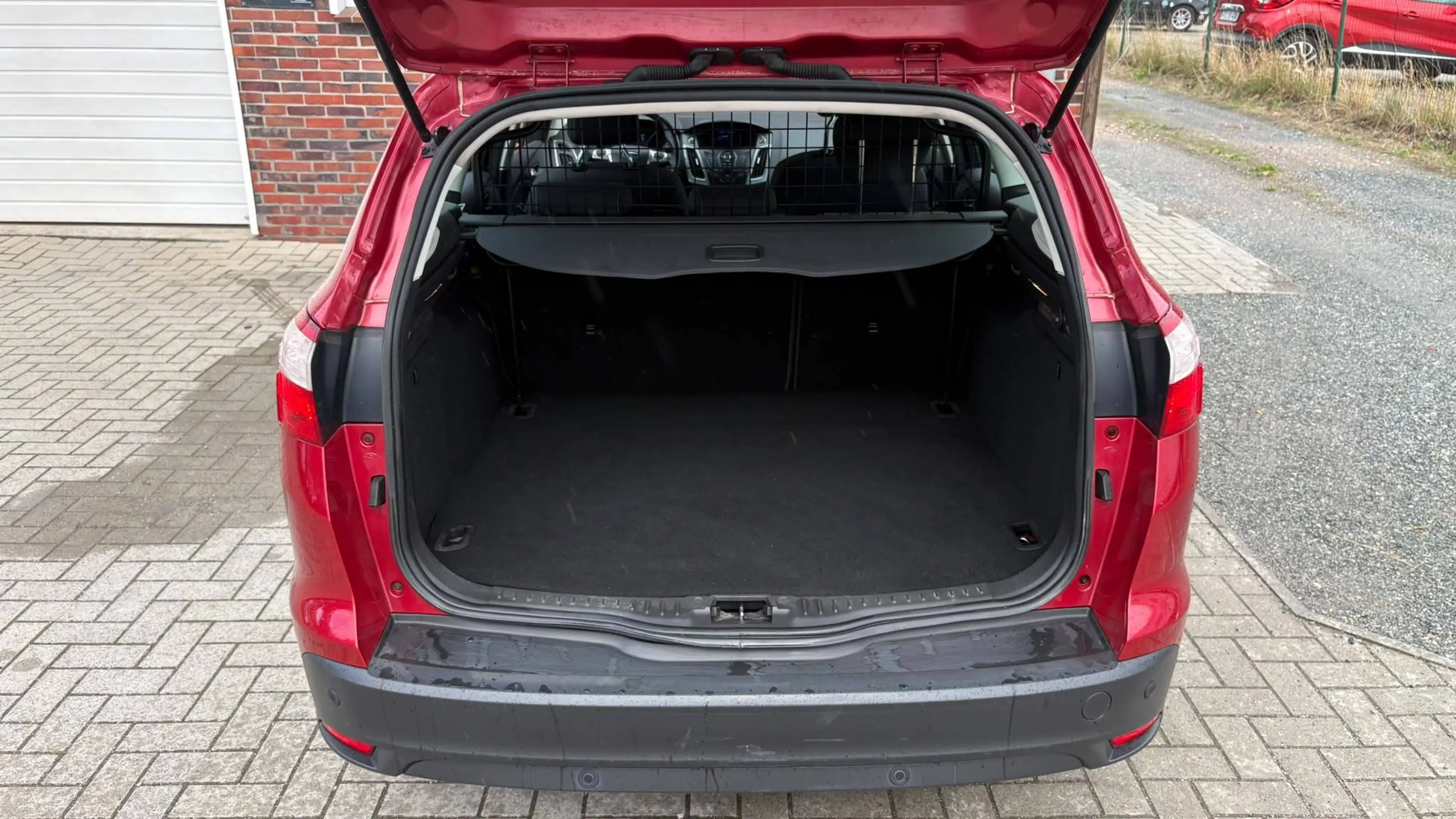 Ford Focus Titanium 1.6 TDCI 2.Hand Gepflegt 8x bereift TÜV/AU Neu Finanzierung/Inzahlungnahme mögl. — photo 10