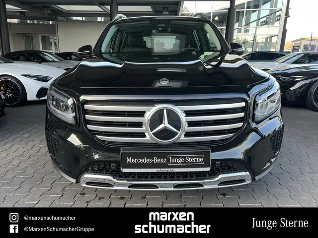 Mercedes-Benz GLB view 2
