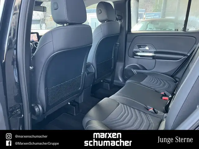 Mercedes-Benz GLB view 12