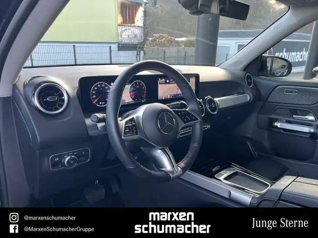 Mercedes-Benz GLB view 9