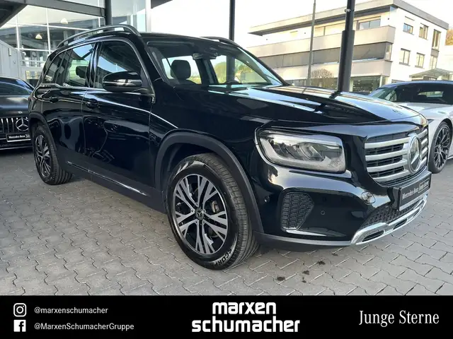 Mercedes-Benz GLB view 3