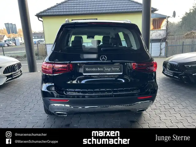 Mercedes-Benz GLB view 5