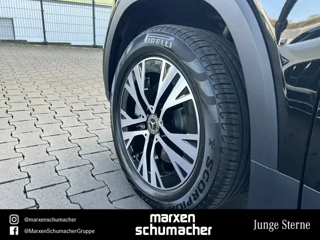Mercedes-Benz GLB view 7