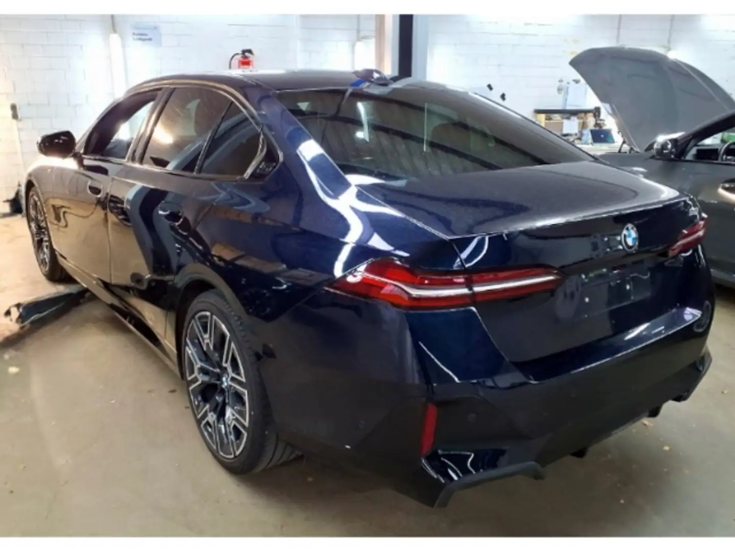 BMW 520 i M Sport 20'' Prof.+Travek+Comf. KomfSi.belüftet Schwarz - 2