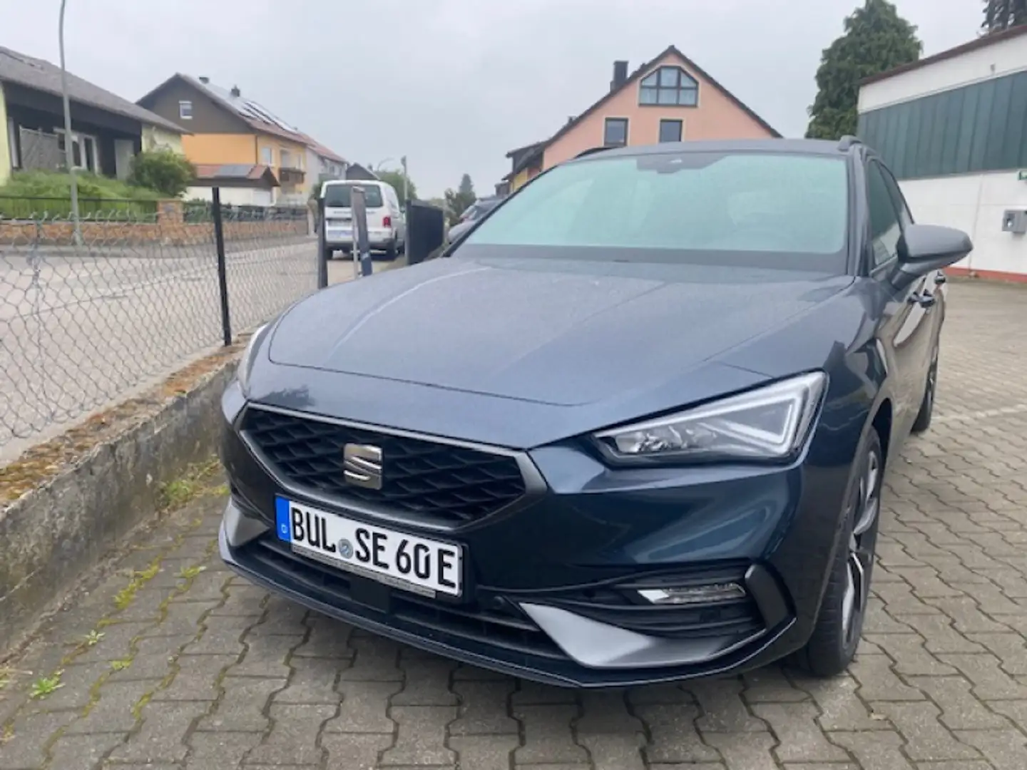 SEAT Leon Leon Sportstourer 1.4 e-HYBRID FR AHK Gris - 1