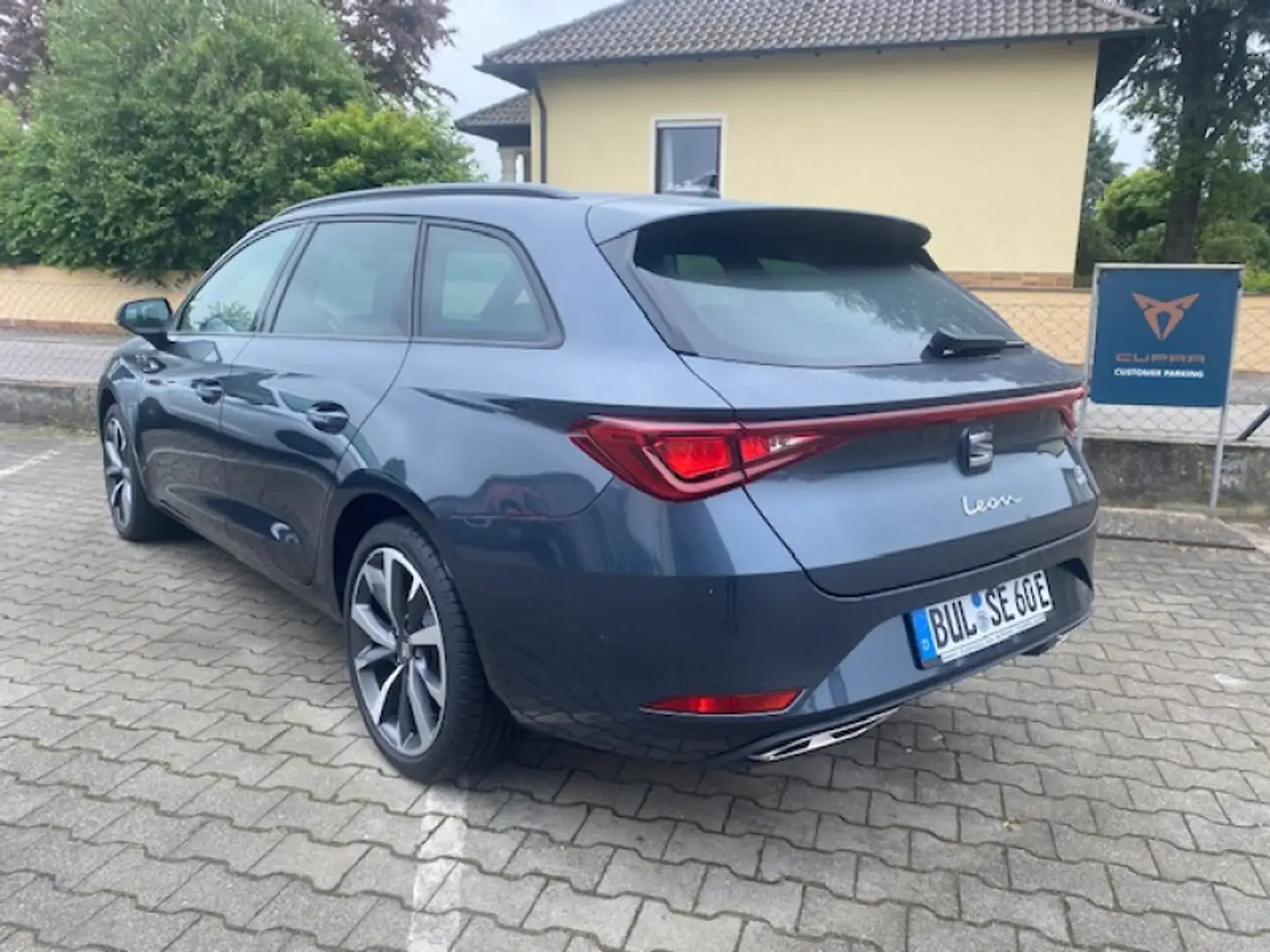 SEAT Leon Leon Sportstourer 1.4 e-HYBRID FR AHK Gris - 2