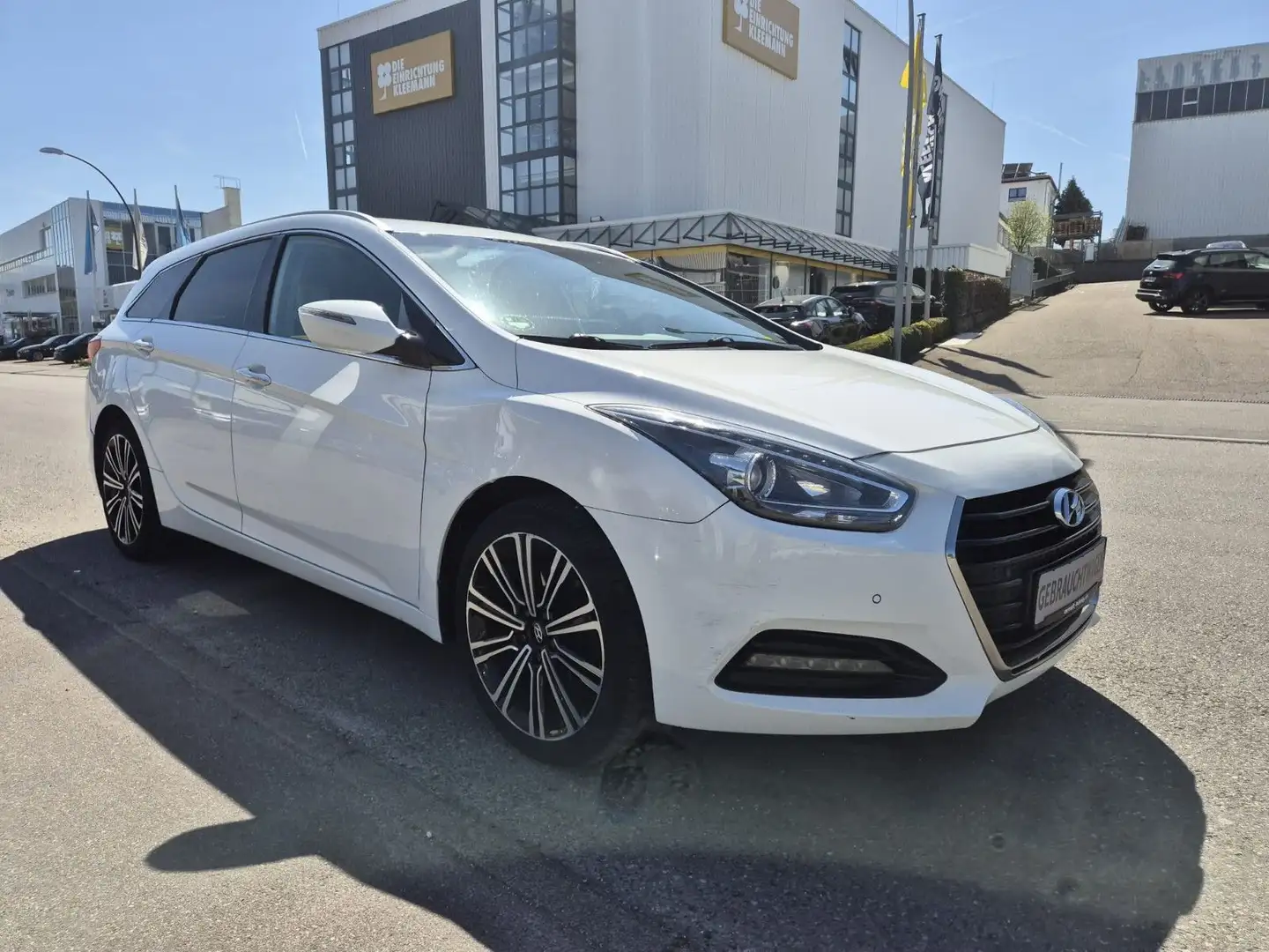 Hyundai i40 cw blue 1,7 Trend Weiß - 1