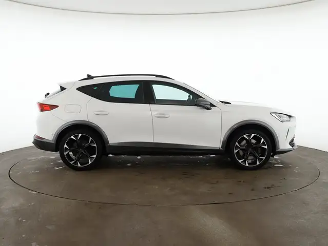 Cupra Formentor view 4
