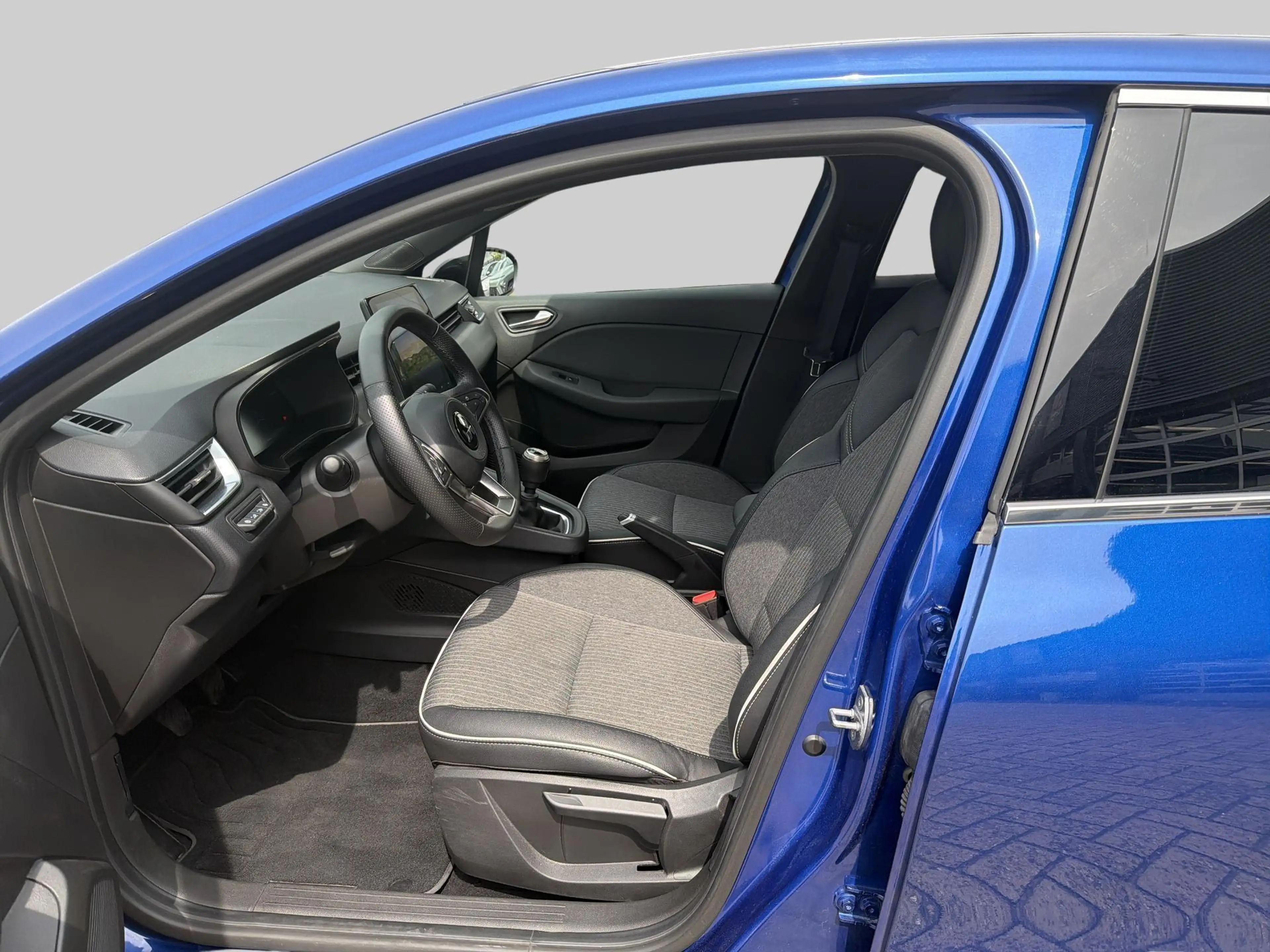 Mitsubishi Colt 1.0T MT Intense+ — photo 12