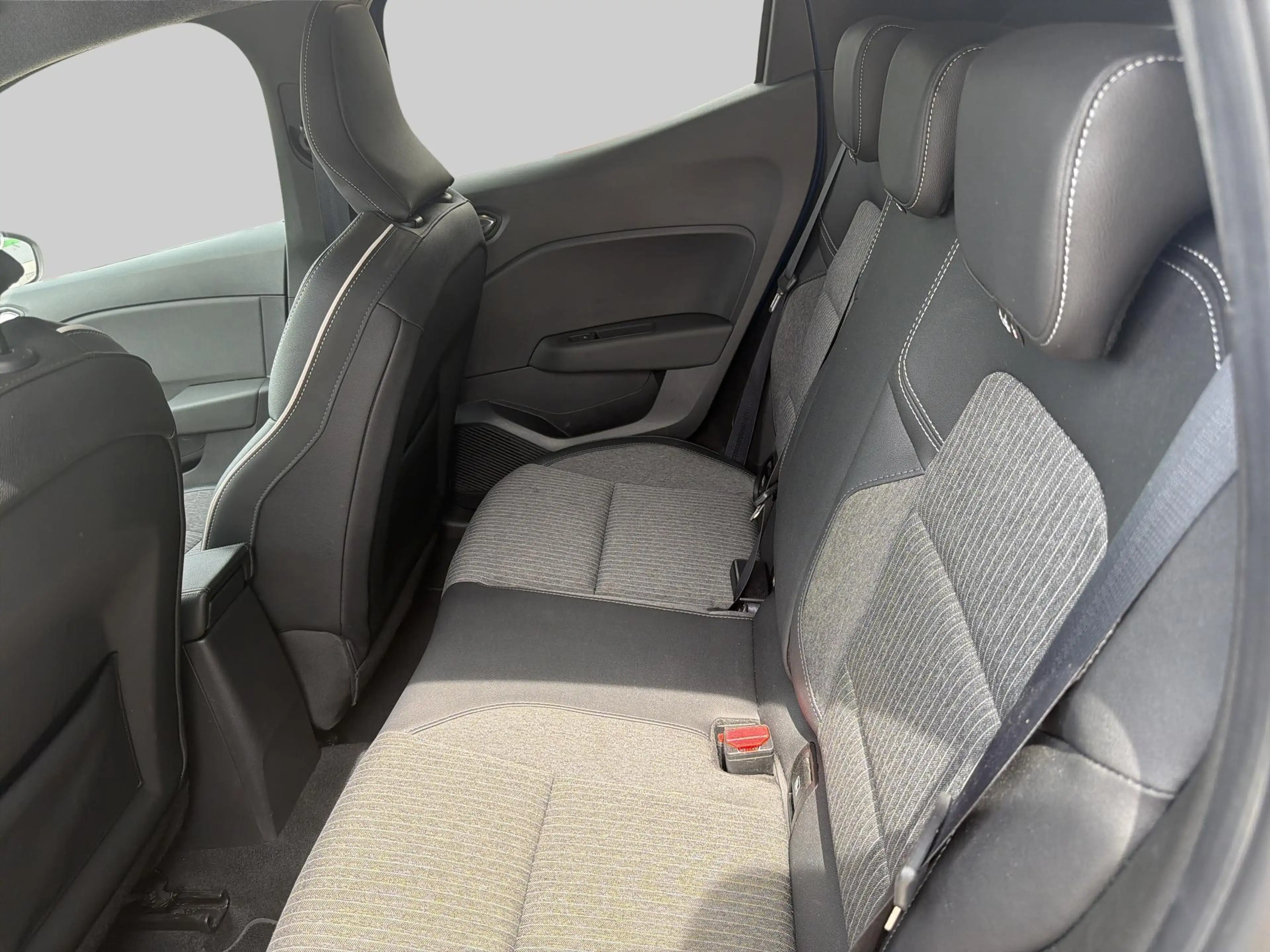 Mitsubishi Colt 1.0T MT Intense+ — photo 6